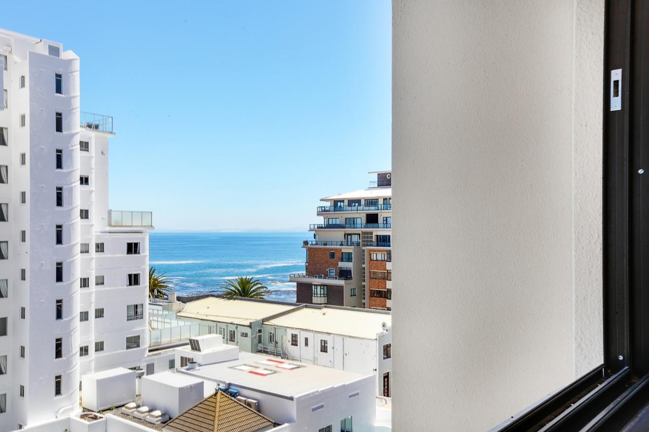 Backup-Powered Bantry Bay View 2 Bed Apartment Cape Town Exterior photo