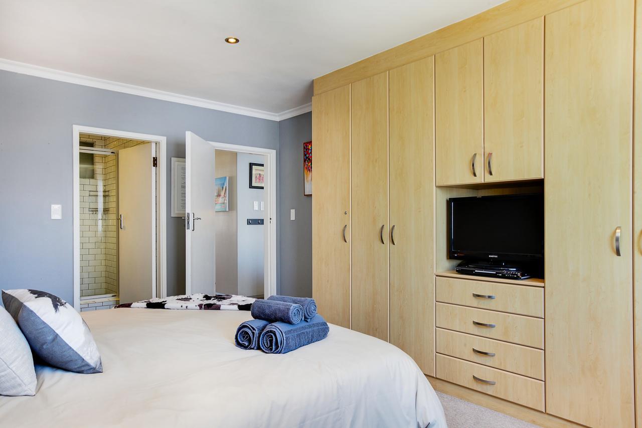 Backup-Powered Bantry Bay View 2 Bed Apartment Cape Town Exterior photo