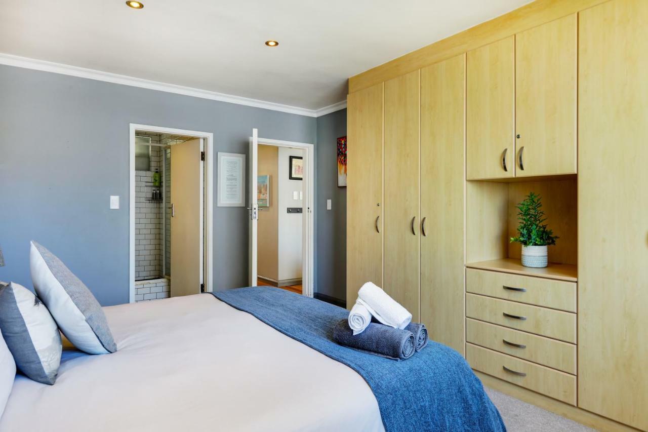 Backup-Powered Bantry Bay View 2 Bed Apartment Cape Town Exterior photo