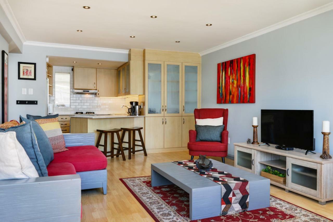 Backup-Powered Bantry Bay View 2 Bed Apartment Cape Town Exterior photo