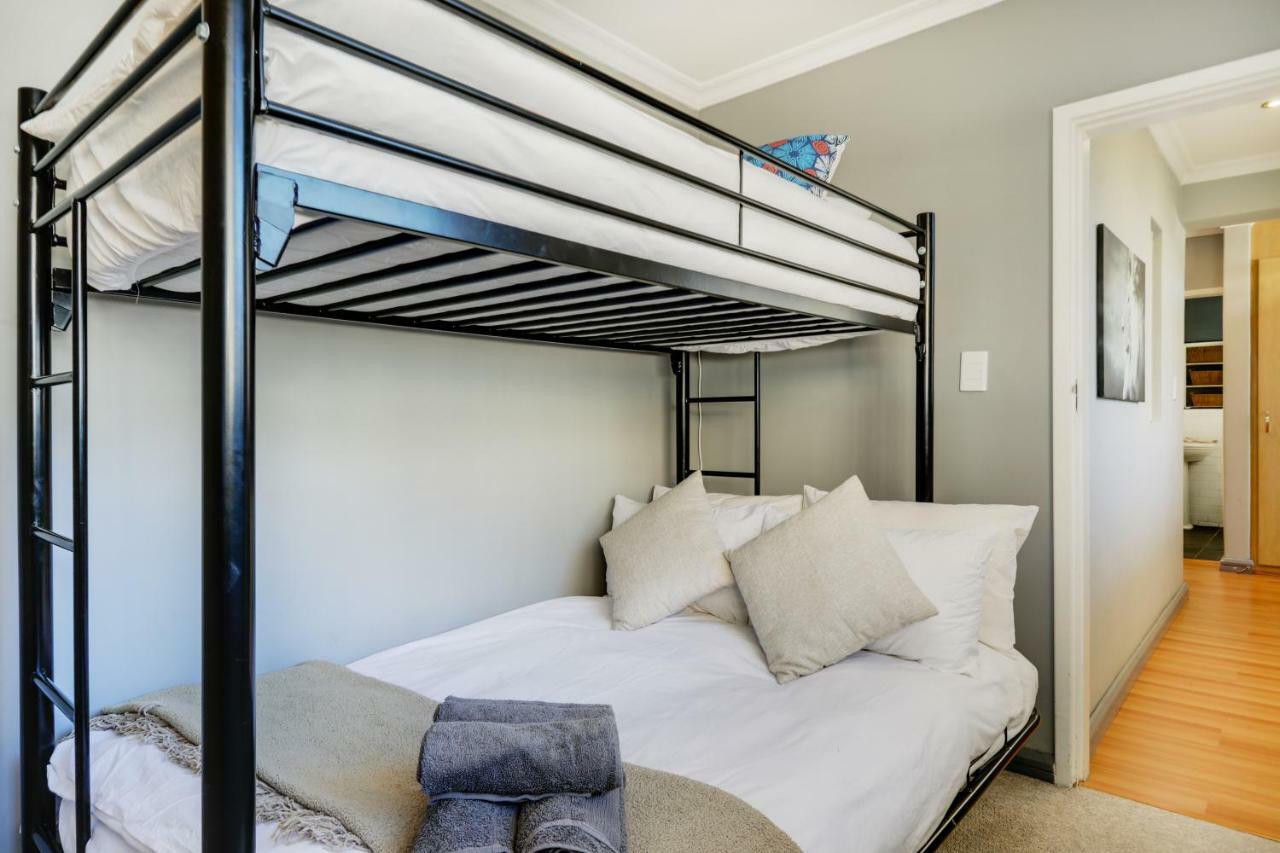 Backup-Powered Bantry Bay View 2 Bed Apartment Cape Town Exterior photo